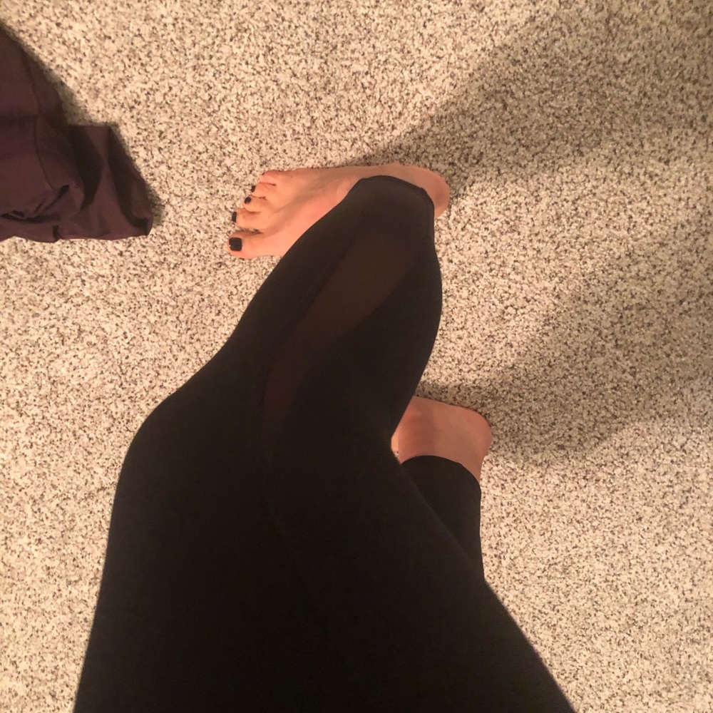 Lululemon train times black- size 6